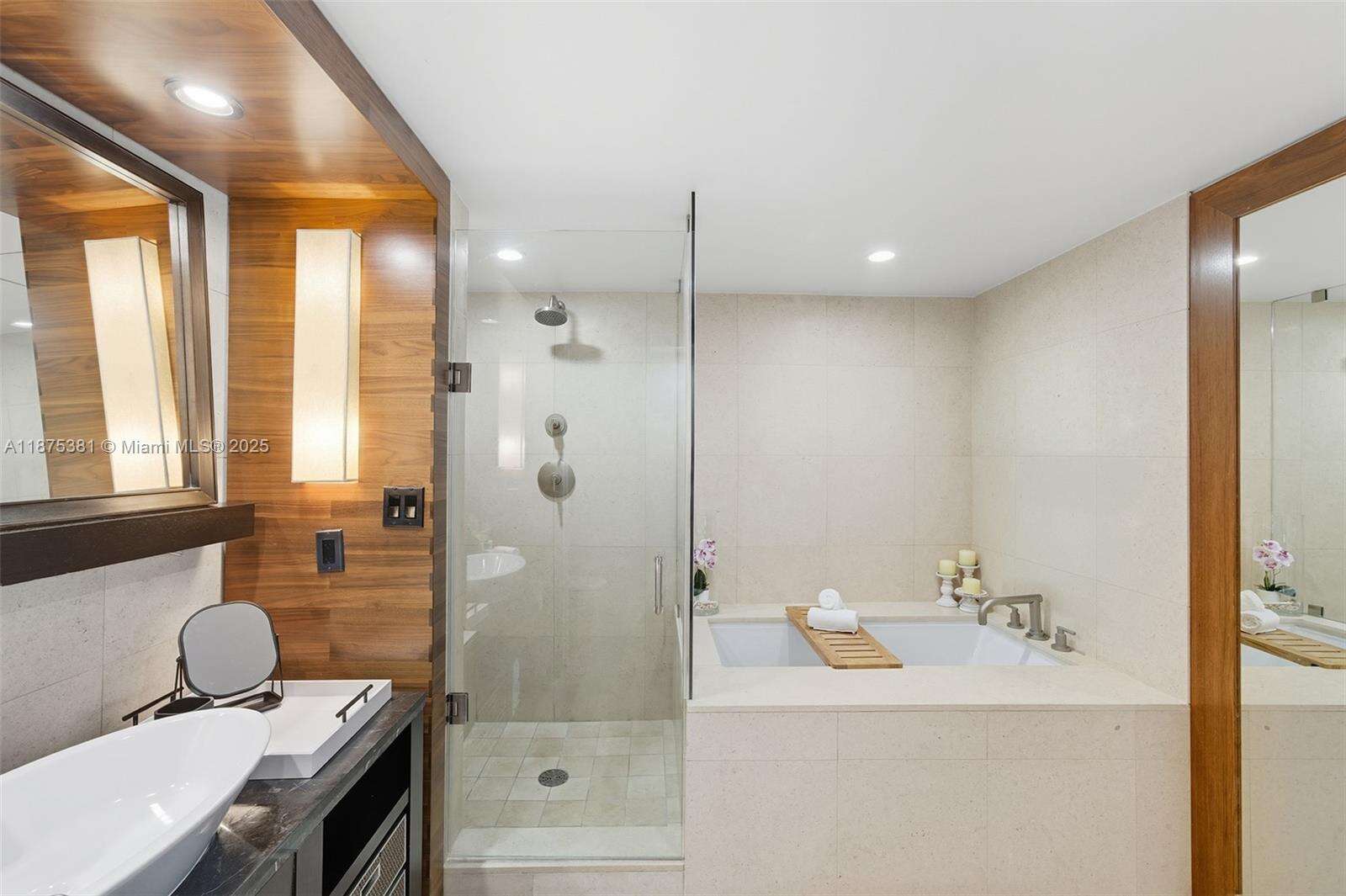 Central Carillon at Miami Beach, FL 33141 - For Rent photo 5