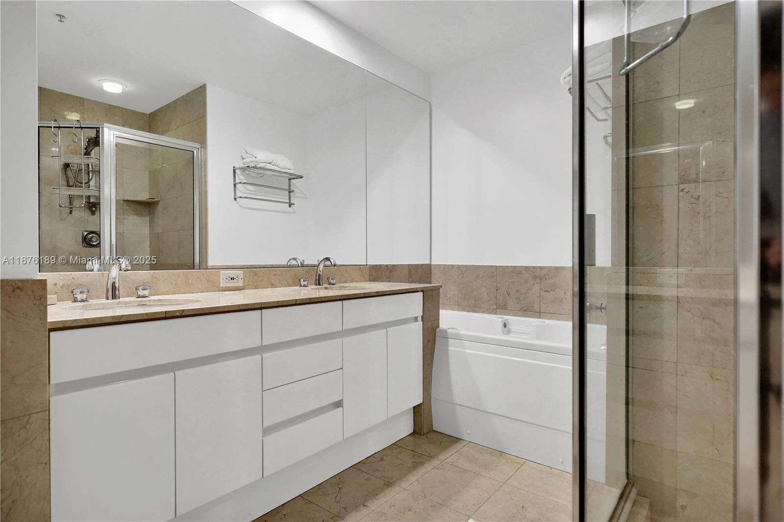 Two Tequesta Point at 808 Brickell Key Dr, Miami, FL 33131 - For Rent photo 16
