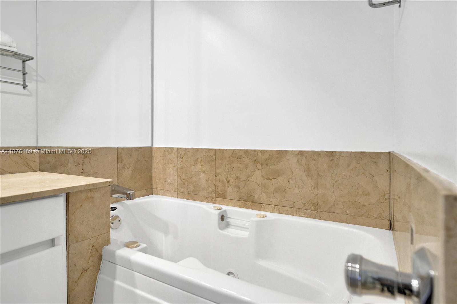 Two Tequesta Point at 808 Brickell Key Dr, Miami, FL 33131 - For Rent photo 18