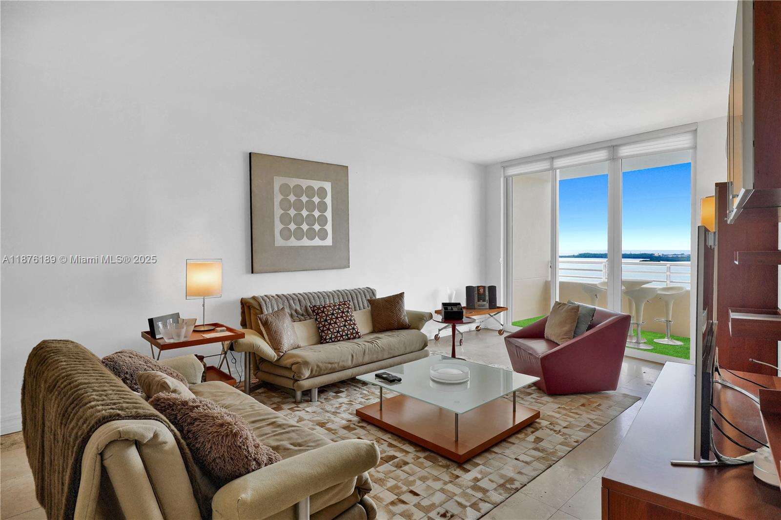Two Tequesta Point at 808 Brickell Key Dr, Miami, FL 33131 - For Rent photo 4