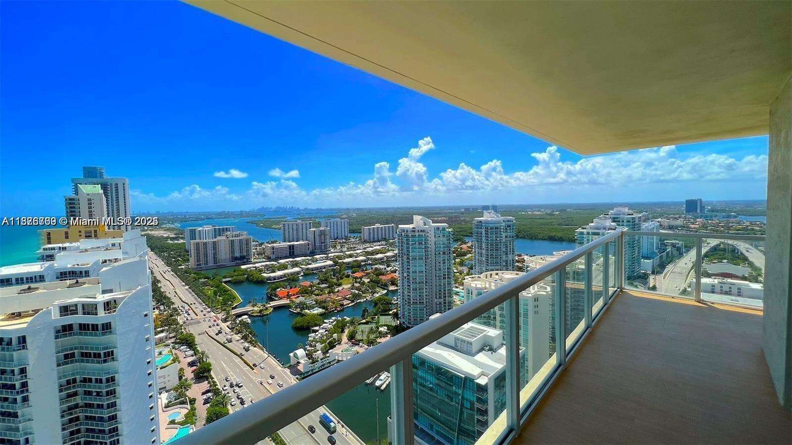 La Perla at 16699 Collins Ave, Sunny Isles Beach, FL 33160 - For Rent photo 6
