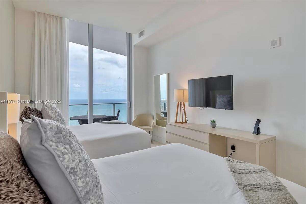 Hyde Resort at 4111 Ocean Dr, Hollywood, FL 33019 - For Rent photo 12