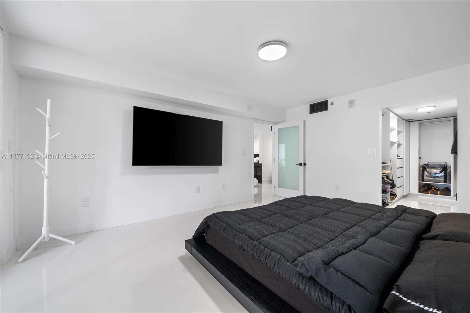 The Club At Brickell Bay at 1200 Brickell Bay Dr, Miami, FL 33131 - For Rent photo 13