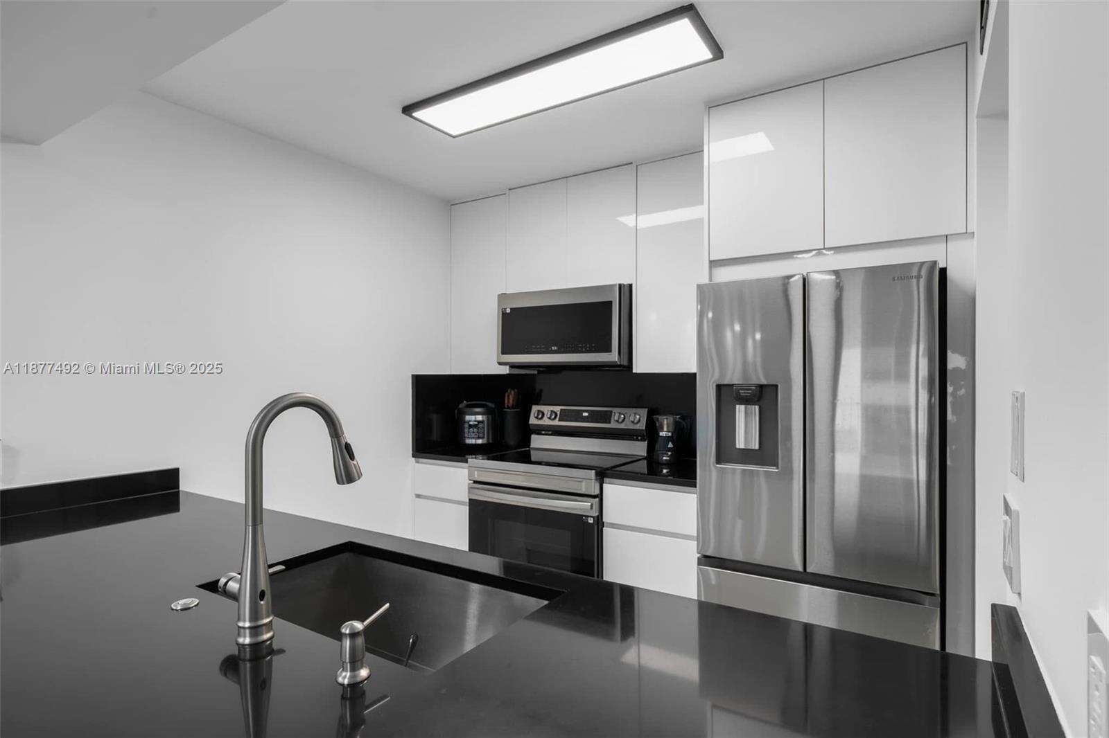 The Club At Brickell Bay at 1200 Brickell Bay Dr, Miami, FL 33131 - For Rent photo 19