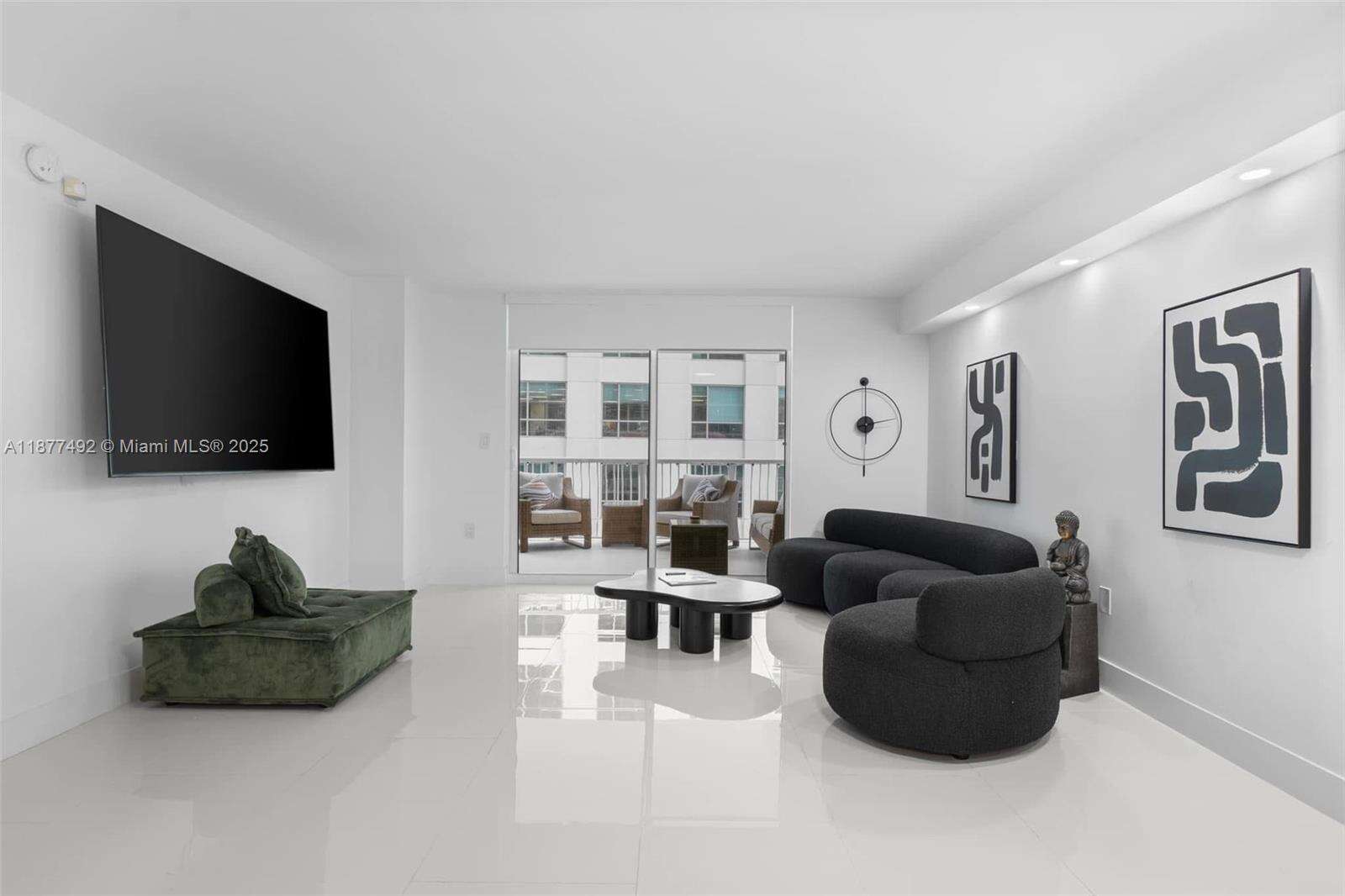 The Club At Brickell Bay at 1200 Brickell Bay Dr, Miami, FL 33131 - For Rent photo 21