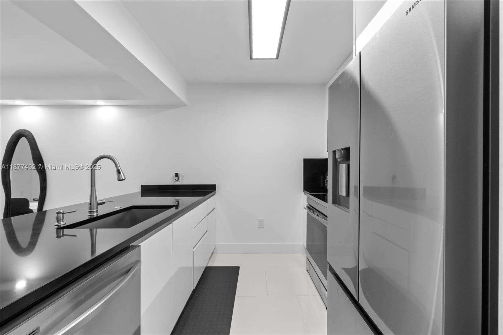 The Club At Brickell Bay at 1200 Brickell Bay Dr, Miami, FL 33131 - For Rent photo 24