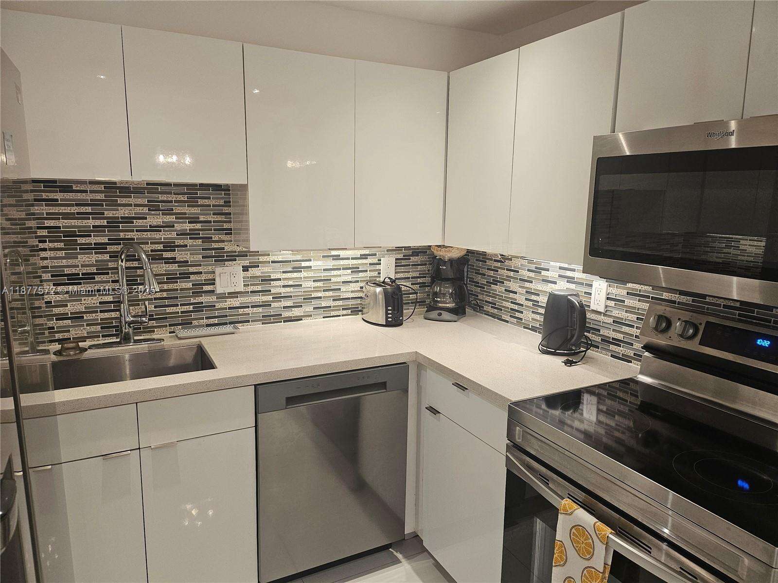 Seacoast 5151 at 5161 Collins Ave, Miami Beach, FL 33140 - For Rent photo 10