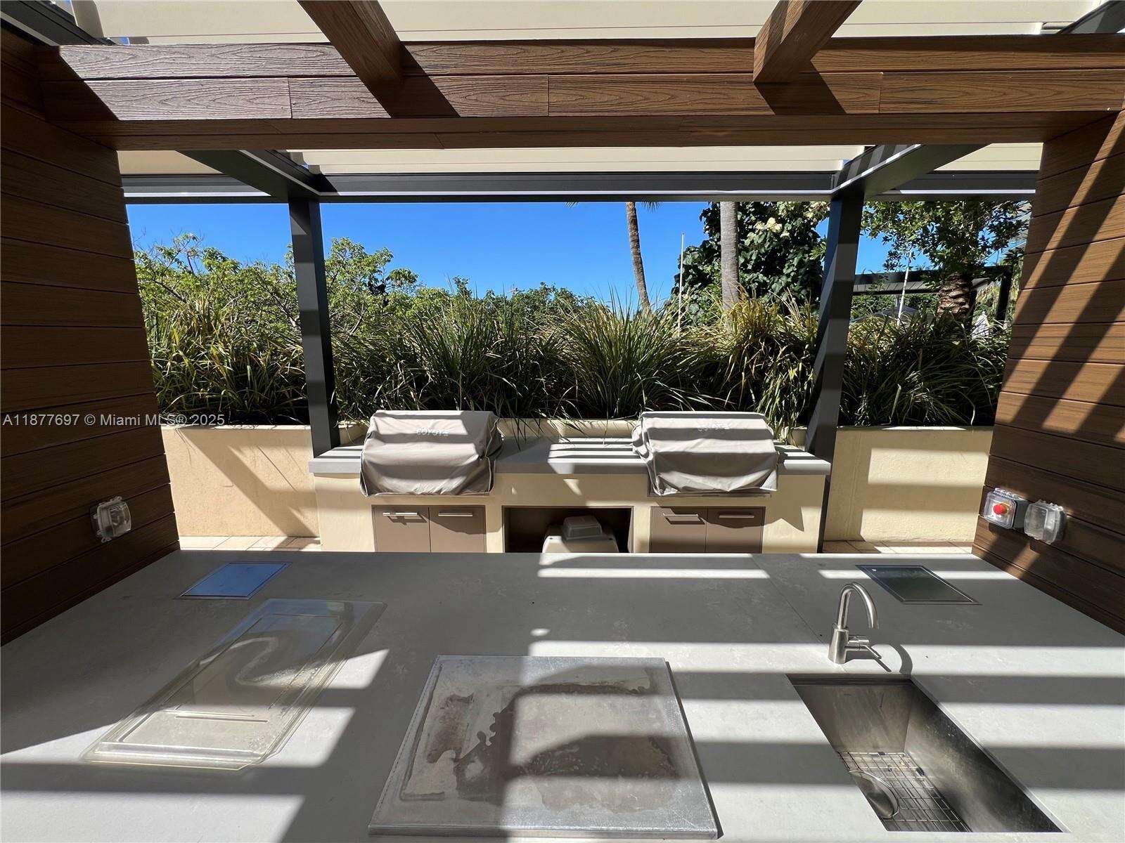 Portofino Tower at 300 Pointe Dr, Miami Beach, FL 33139 - For Rent photo 37