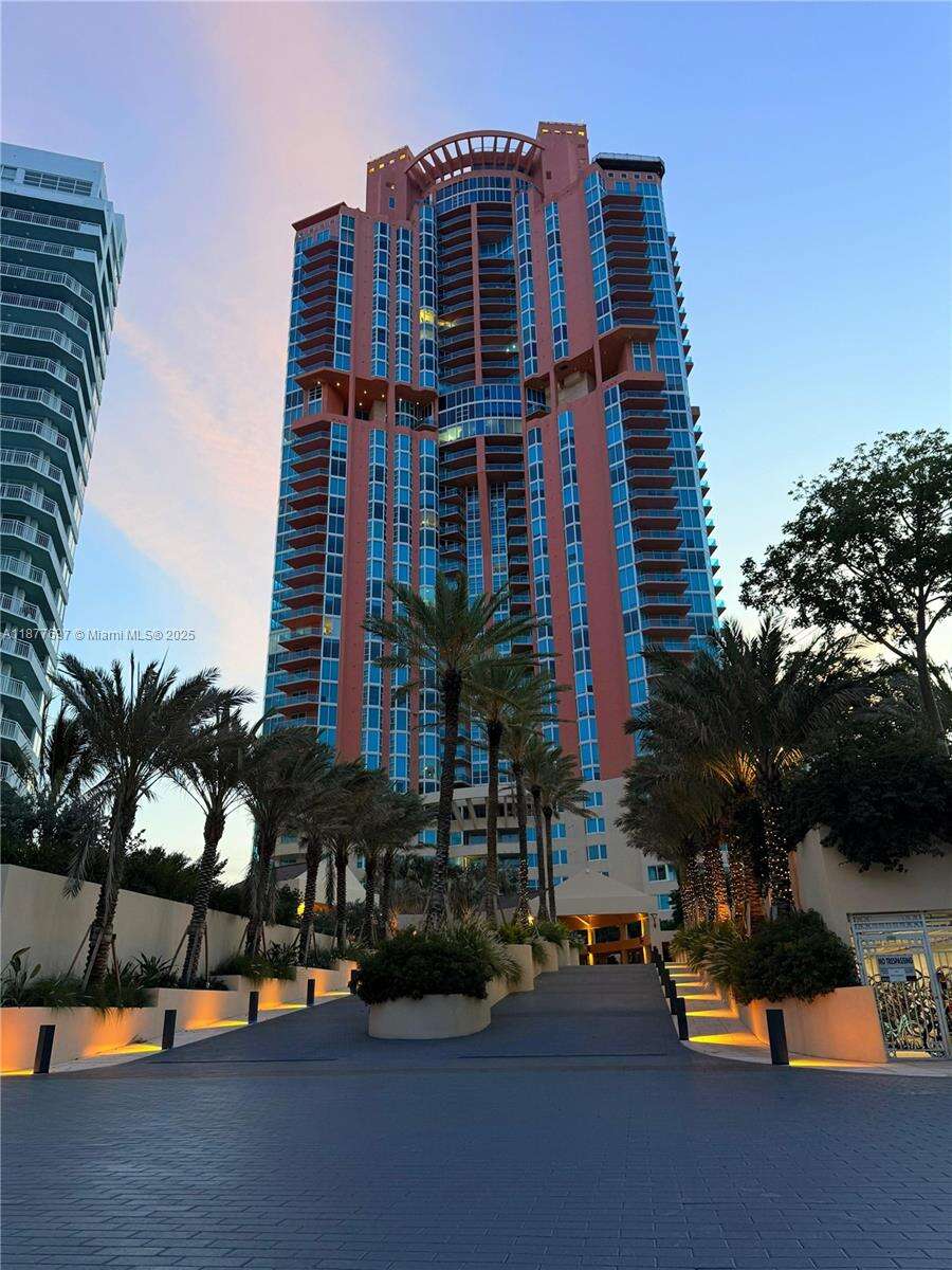 Portofino Tower at 300 Pointe Dr, Miami Beach, FL 33139 - For Rent photo 64