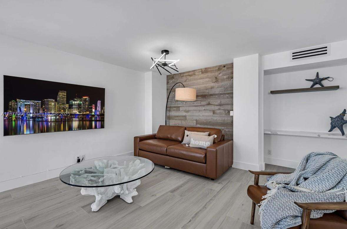 Club Atlantis at 2555 Collins Ave, Miami Beach, FL 33140 - For Rent photo 17
