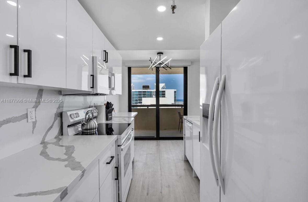 Club Atlantis at 2555 Collins Ave, Miami Beach, FL 33140 - For Rent photo 20