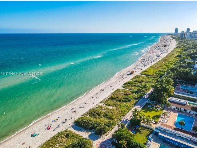 Club Atlantis at 2555 Collins Ave, Miami Beach, FL 33140 - For Rent photo 3