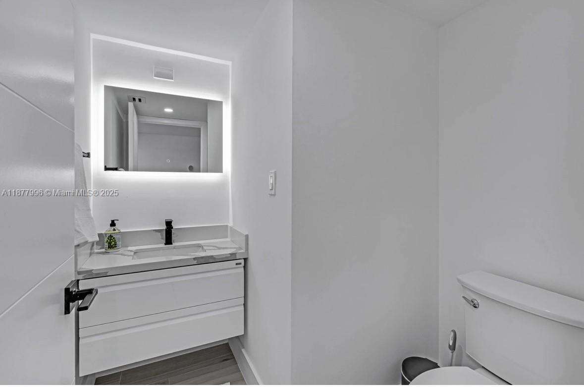 Club Atlantis at 2555 Collins Ave, Miami Beach, FL 33140 - For Rent photo 28