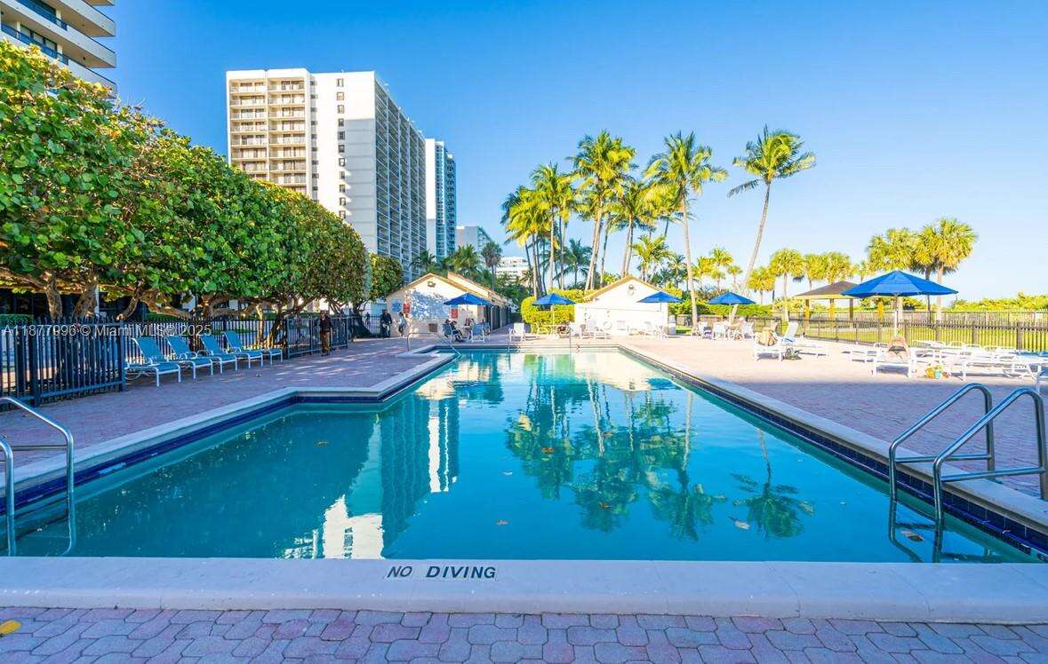 Club Atlantis at 2555 Collins Ave, Miami Beach, FL 33140 - For Rent photo 35