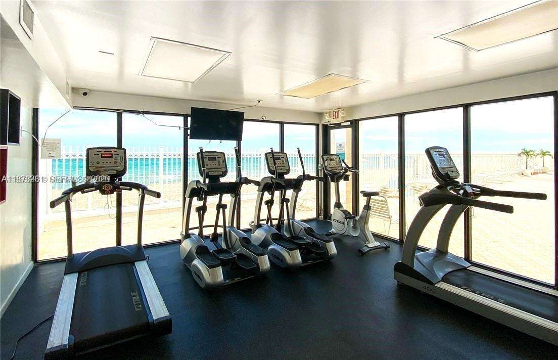 Alexander Towers at 3505 Ocean Dr, Hollywood, FL 33019 - For Rent photo 24