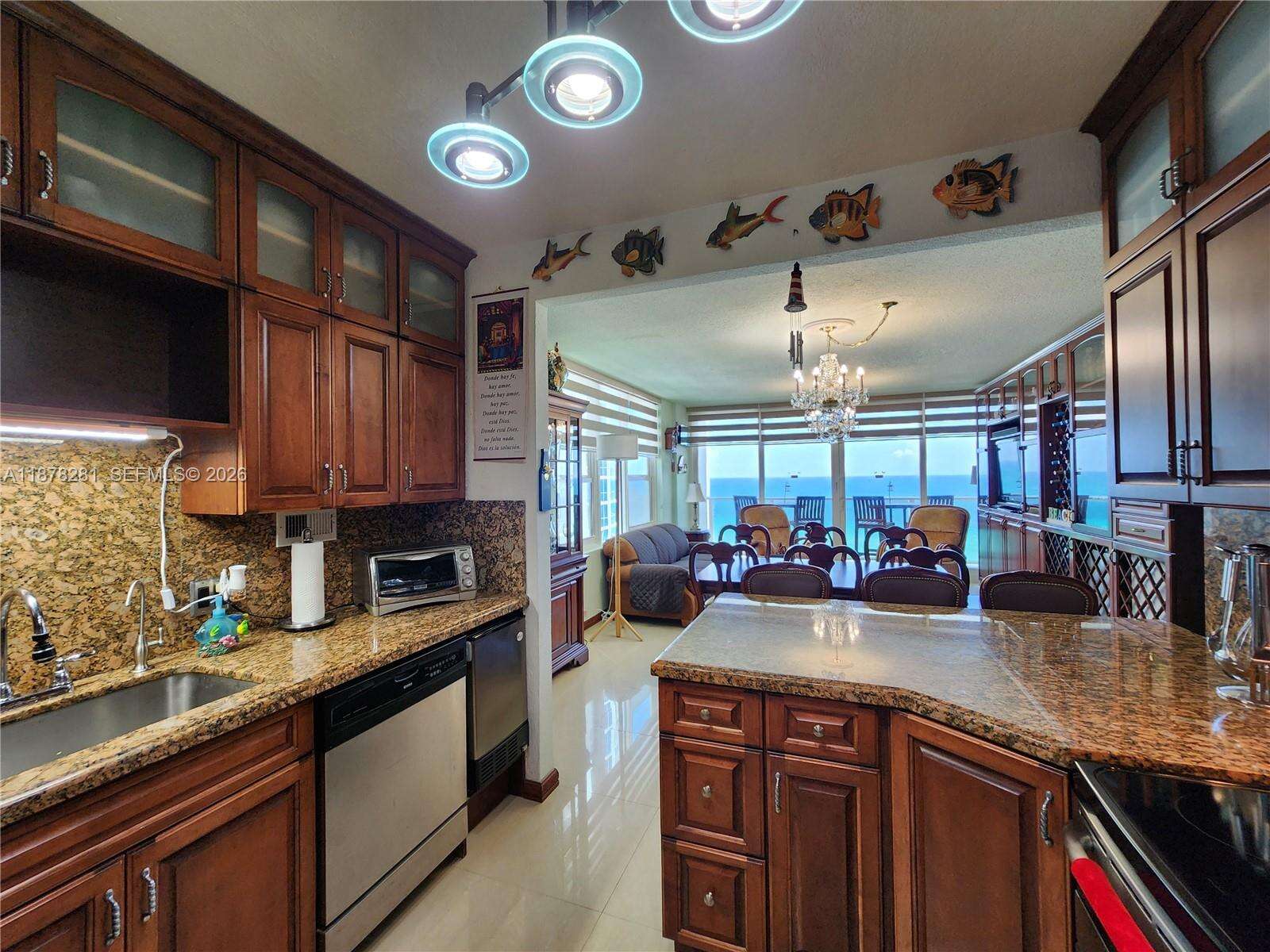 Alexander Towers at 3505 Ocean Dr, Hollywood, FL 33019 - For Rent photo 8