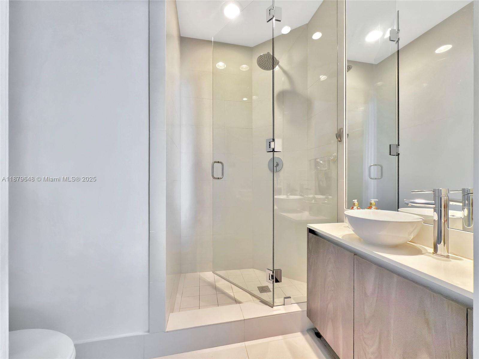 Gran Paraiso at 480 31st St, Miami, FL 33137 - For Rent photo 25
