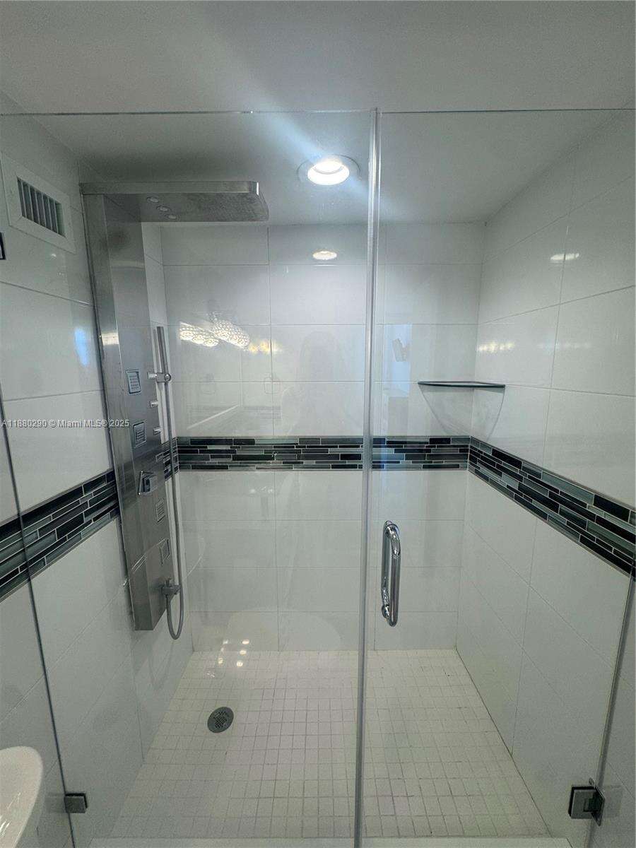 Seacoast 5151 at 5161 Collins Ave, Miami Beach, FL 33140 - For Rent photo 16