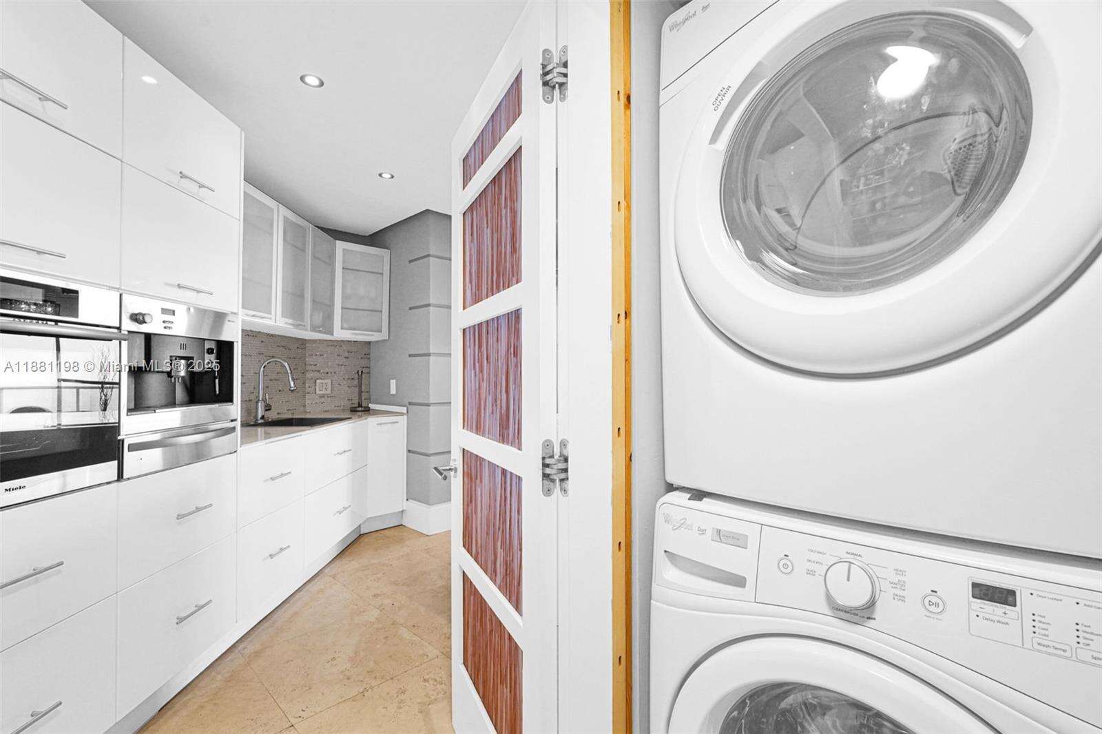La Perla at 16699 Collins Ave, Sunny Isles Beach, FL 33160 - For Rent photo 20