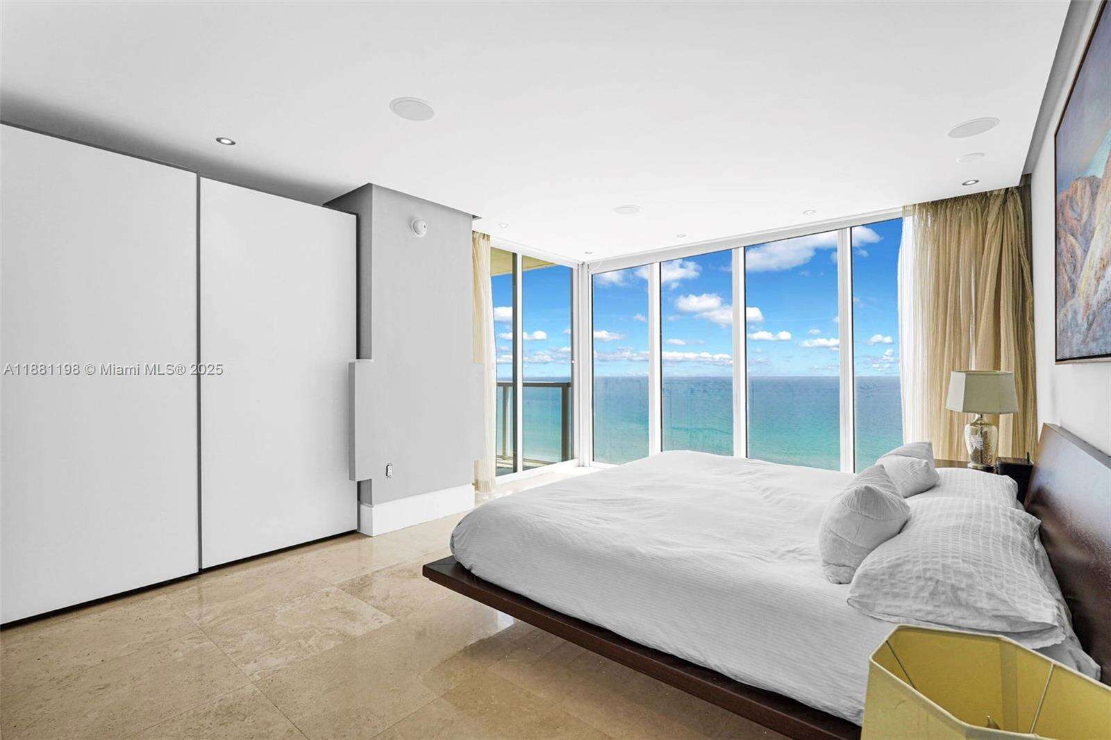 La Perla at 16699 Collins Ave, Sunny Isles Beach, FL 33160 - For Rent photo 23