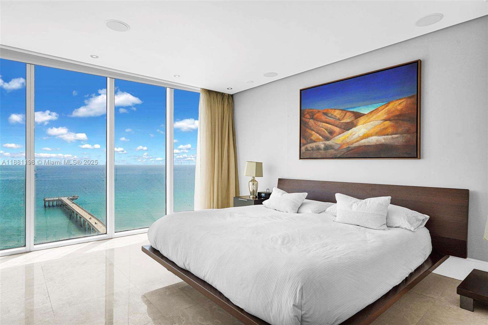 La Perla at 16699 Collins Ave, Sunny Isles Beach, FL 33160 - For Rent photo 24