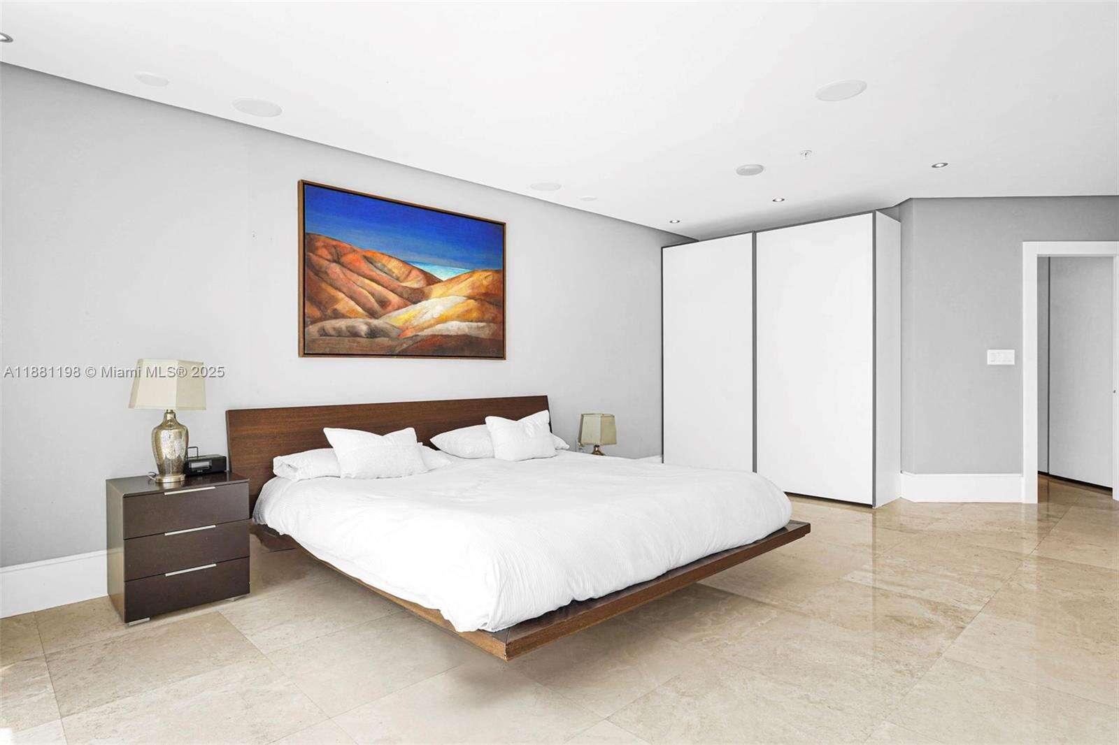 La Perla at 16699 Collins Ave, Sunny Isles Beach, FL 33160 - For Rent photo 29