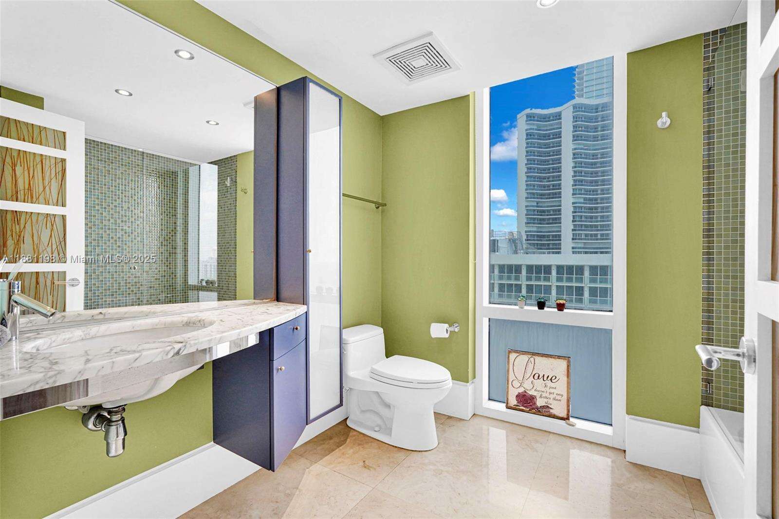 La Perla at 16699 Collins Ave, Sunny Isles Beach, FL 33160 - For Rent photo 37