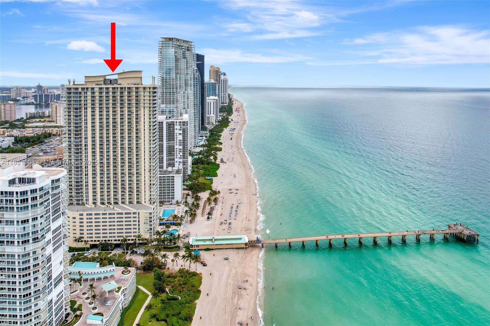 La Perla at 16699 Collins Ave, Sunny Isles Beach, FL 33160 - For Rent photo 47