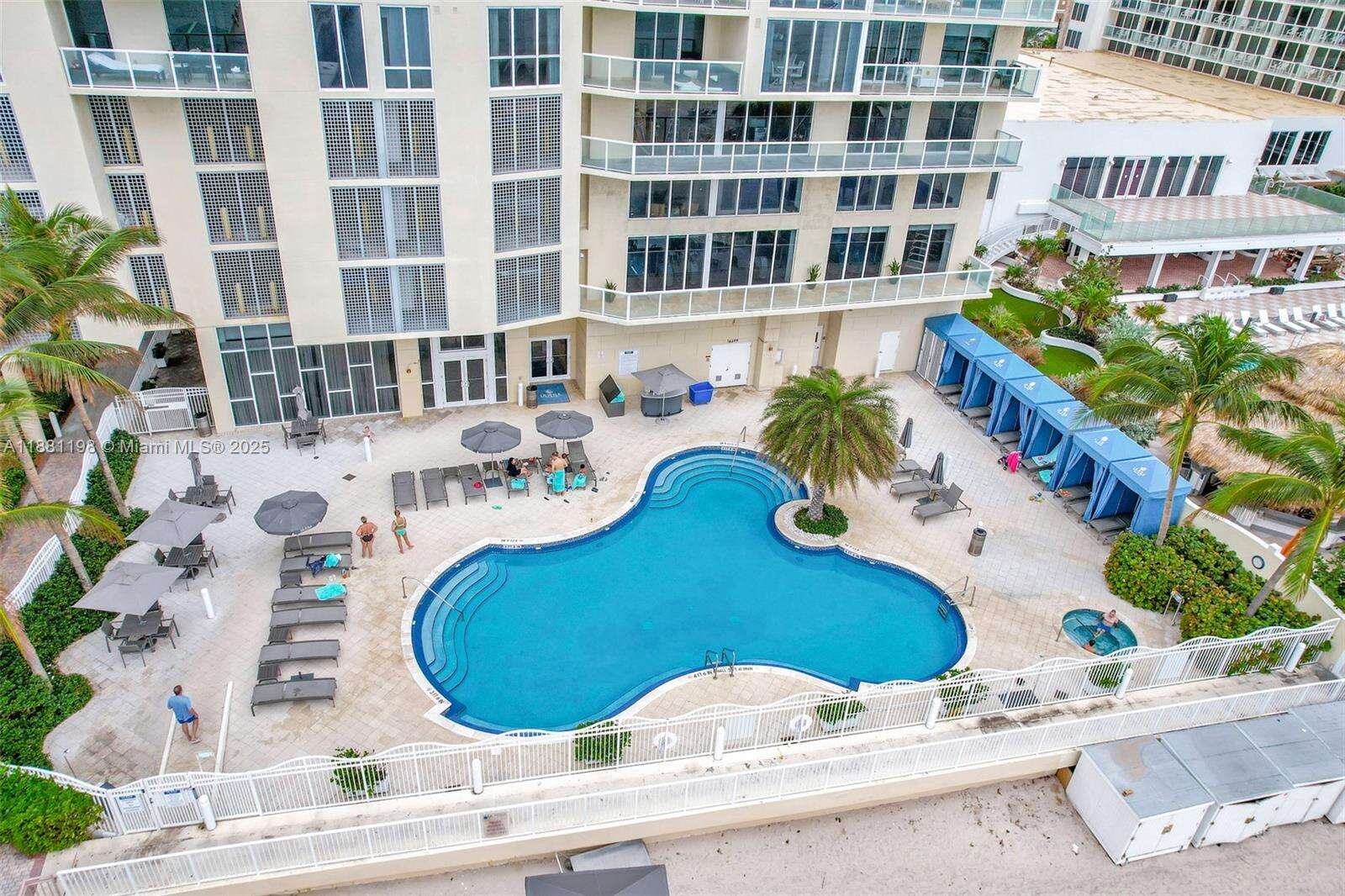 La Perla at 16699 Collins Ave, Sunny Isles Beach, FL 33160 - For Rent photo 50