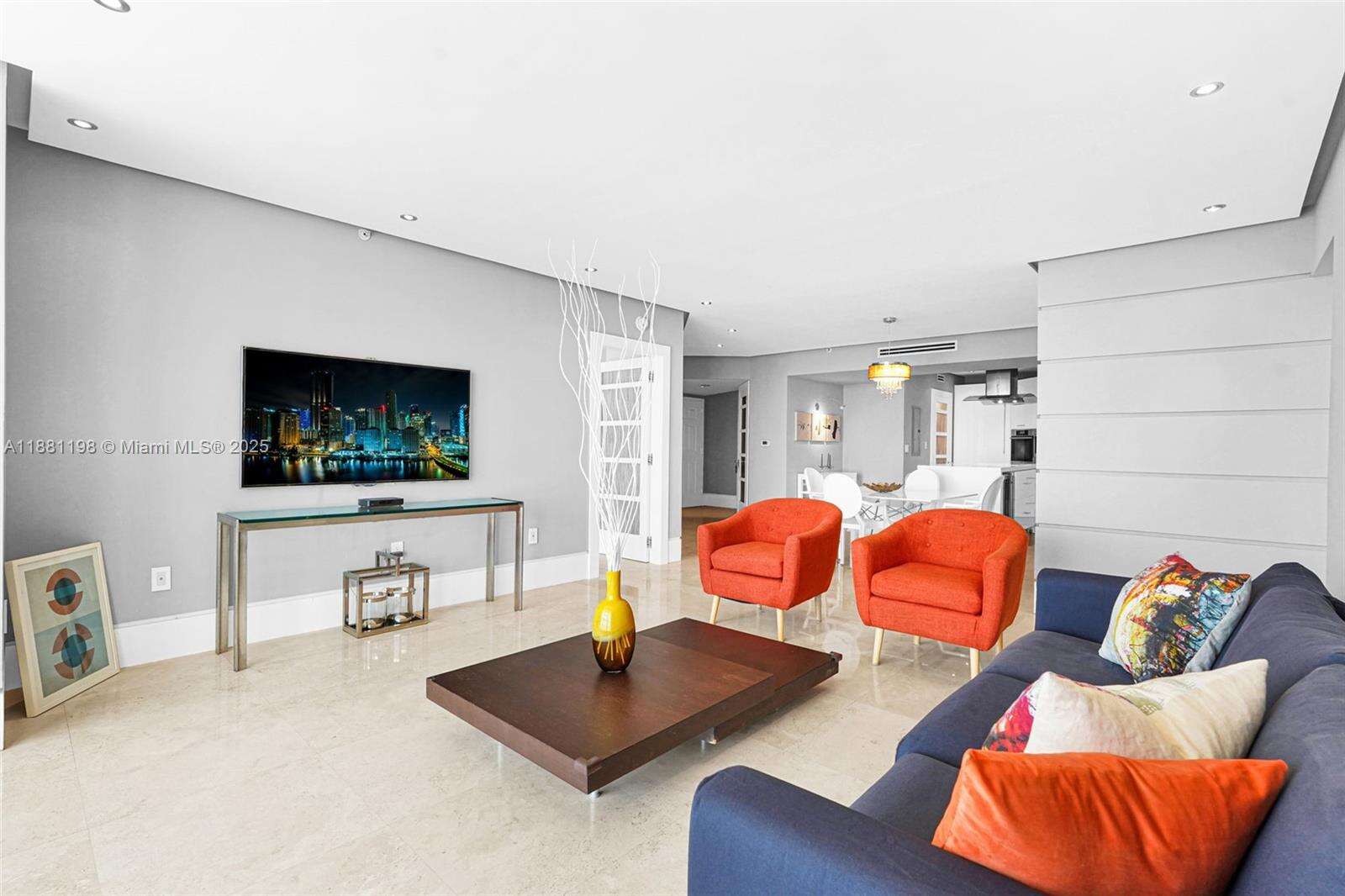 La Perla at 16699 Collins Ave, Sunny Isles Beach, FL 33160 - For Rent photo 7
