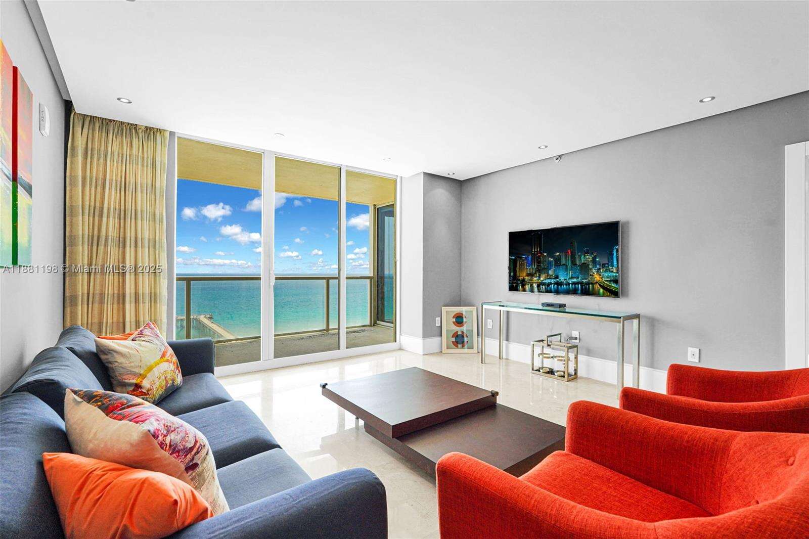 La Perla at 16699 Collins Ave, Sunny Isles Beach, FL 33160 - For Rent photo 9