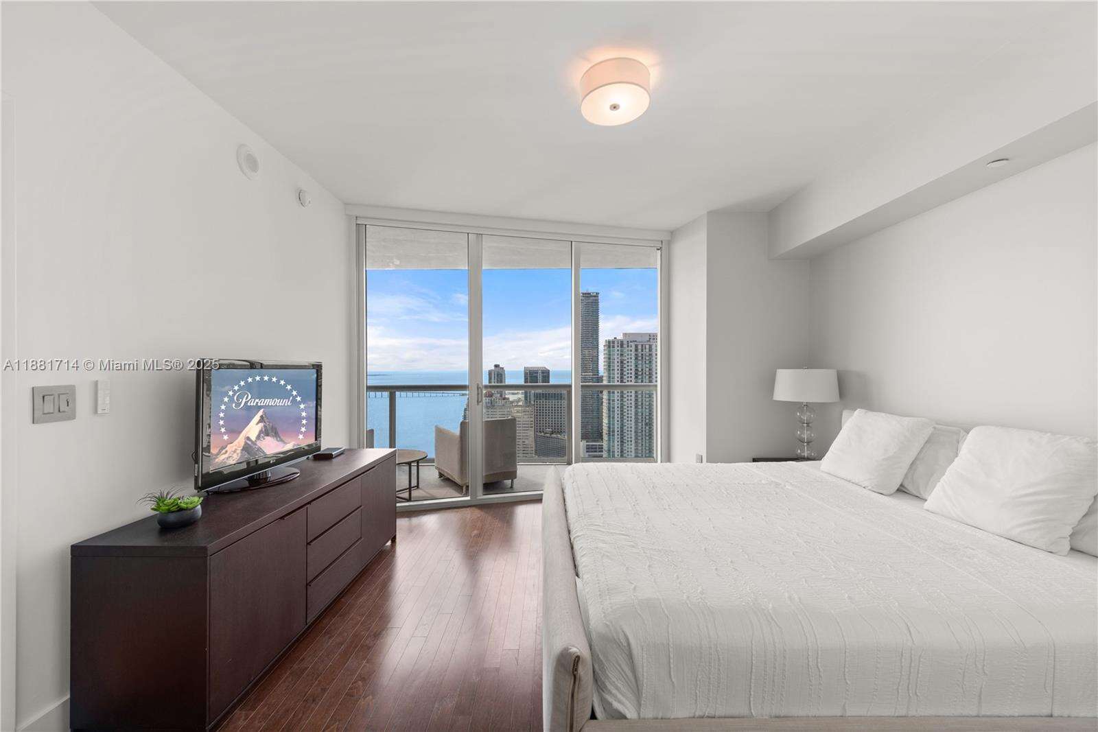 Icon Brickell 2 at 495 Brickell Ave, Miami, FL 33131 - For Rent photo 11