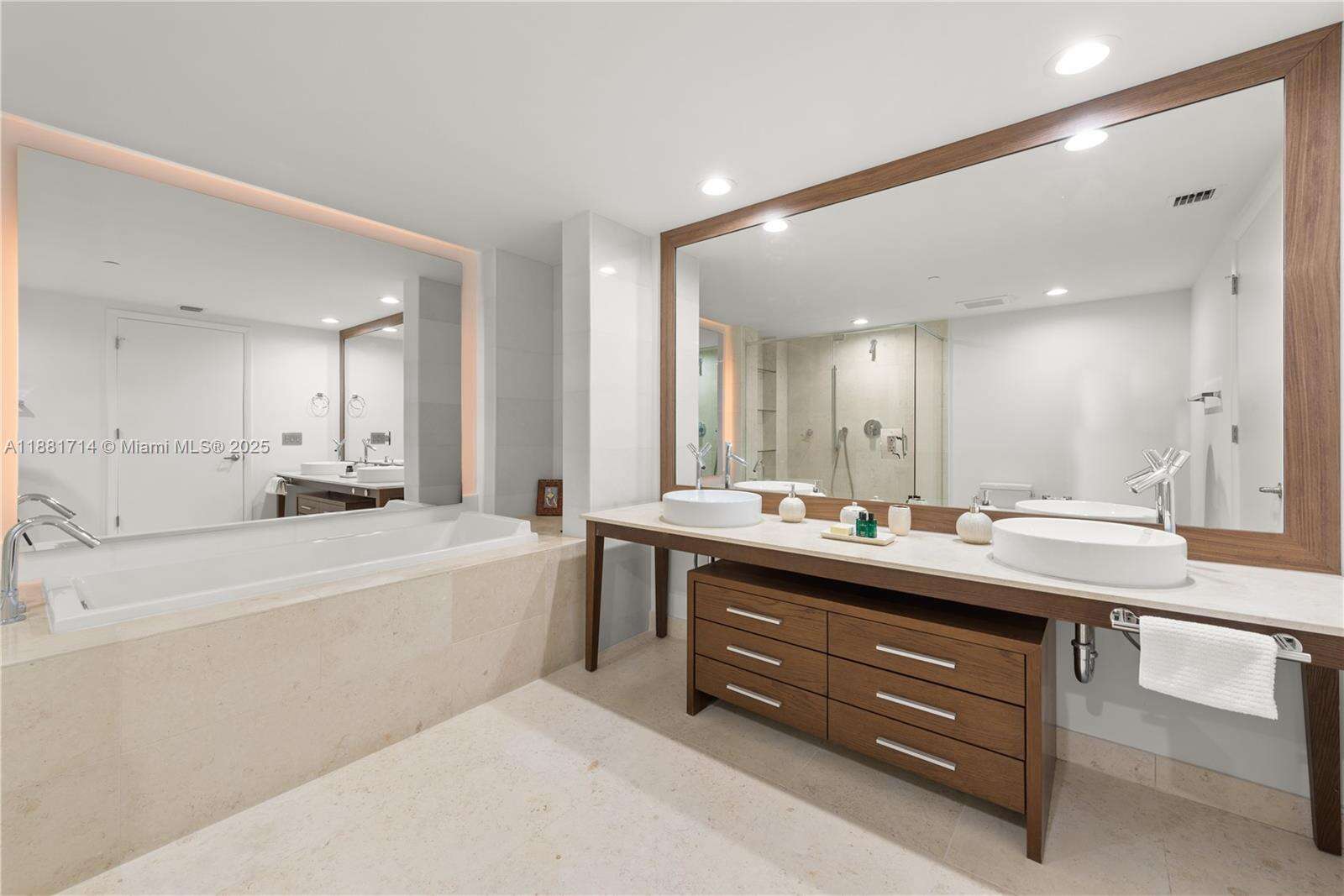 Icon Brickell 2 at 495 Brickell Ave, Miami, FL 33131 - For Rent photo 19