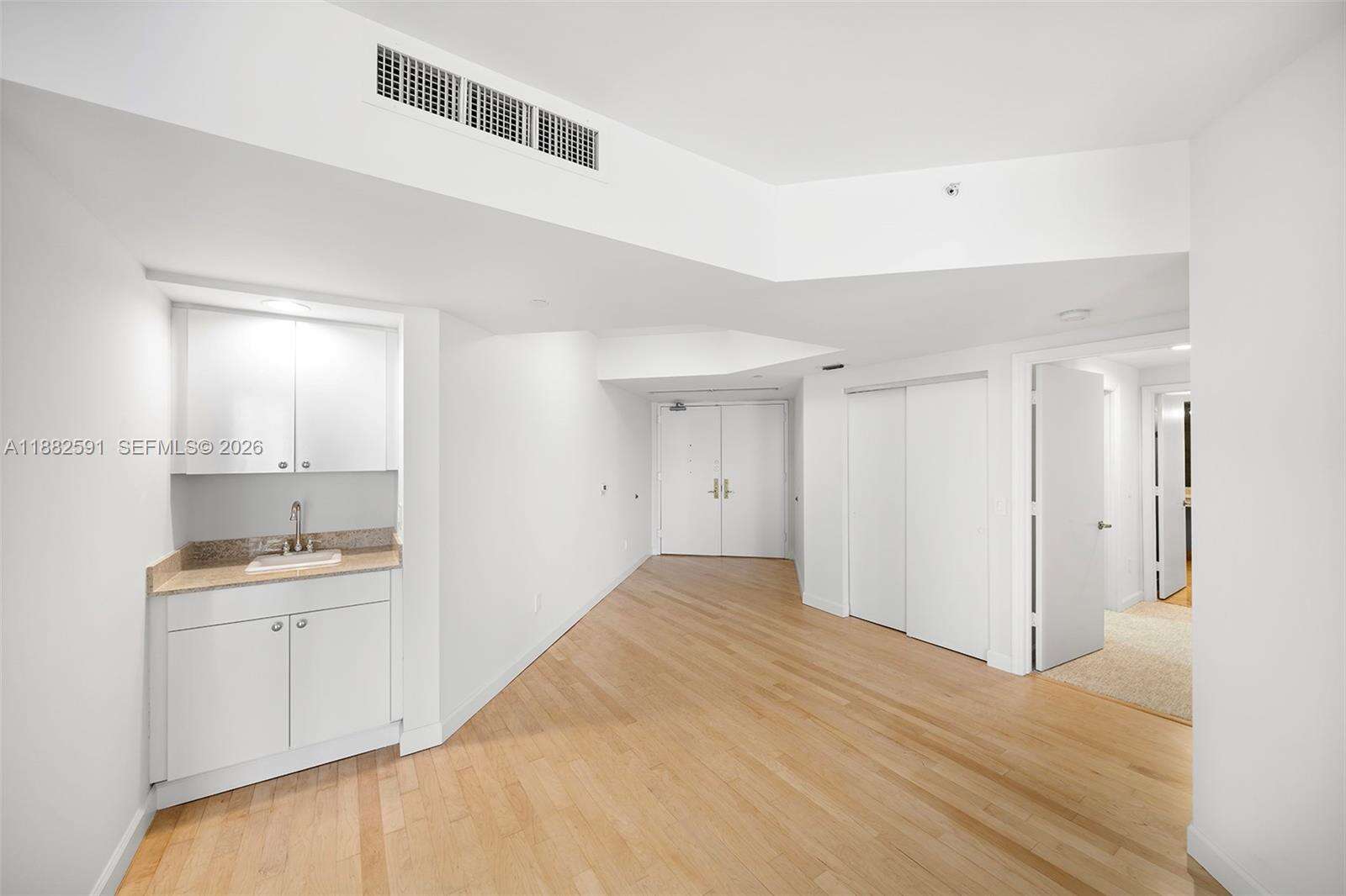 Blue Diamond at 4779 Collins Ave, Miami Beach, FL 33140 - For Rent photo 7