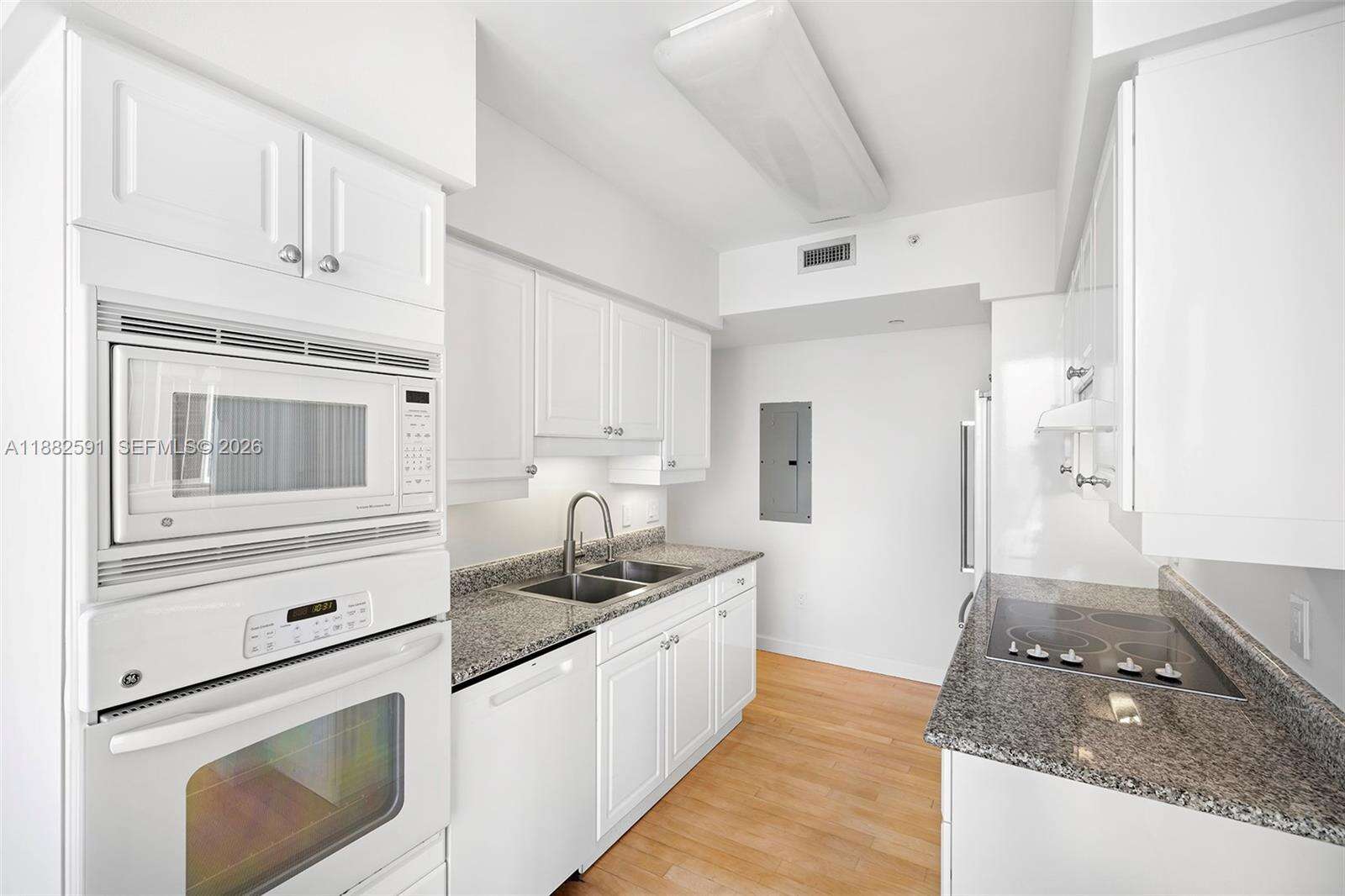 Blue Diamond at 4779 Collins Ave, Miami Beach, FL 33140 - For Rent photo 9