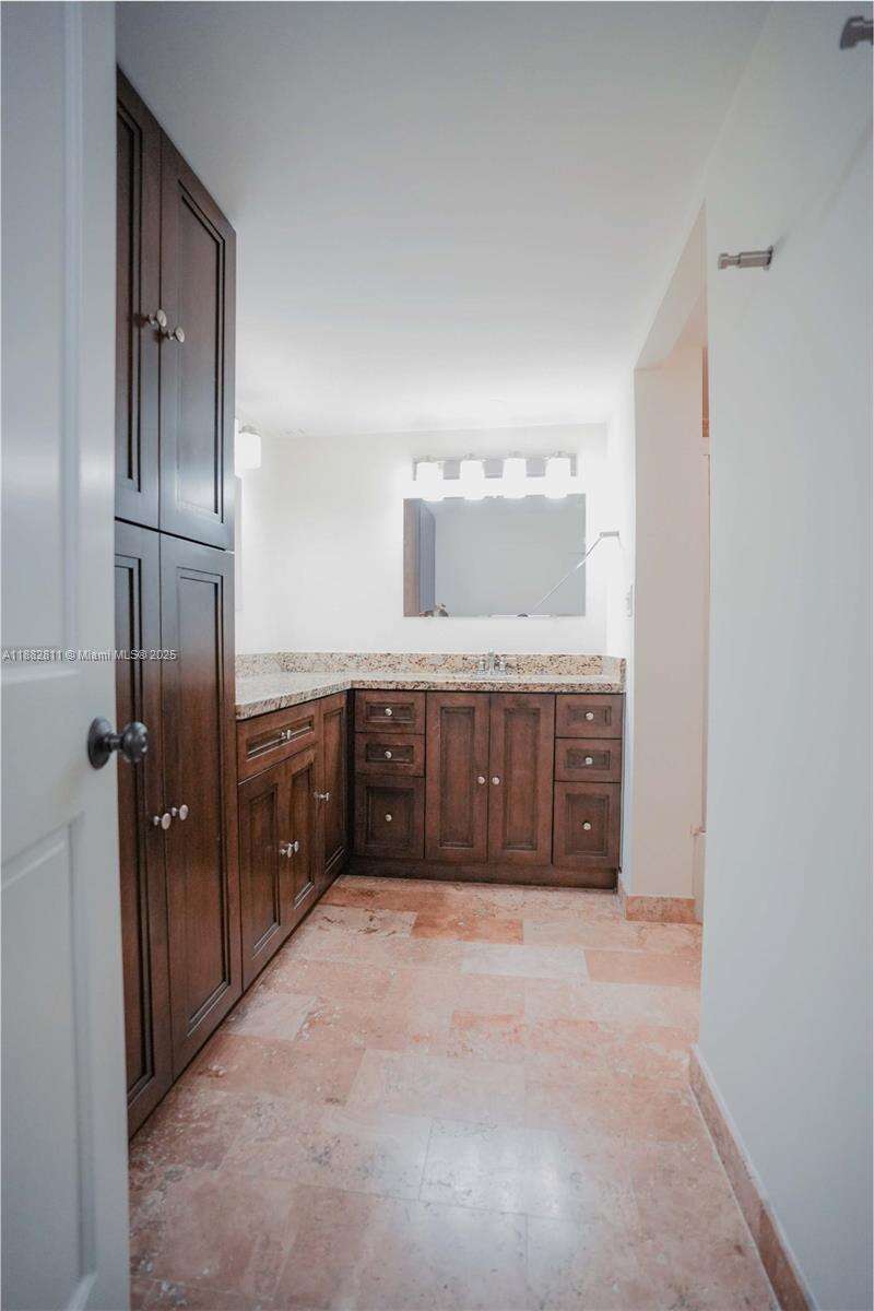 Maison Grande at 6039 Collins Ave, Miami Beach, FL 33140 - For Rent photo 16