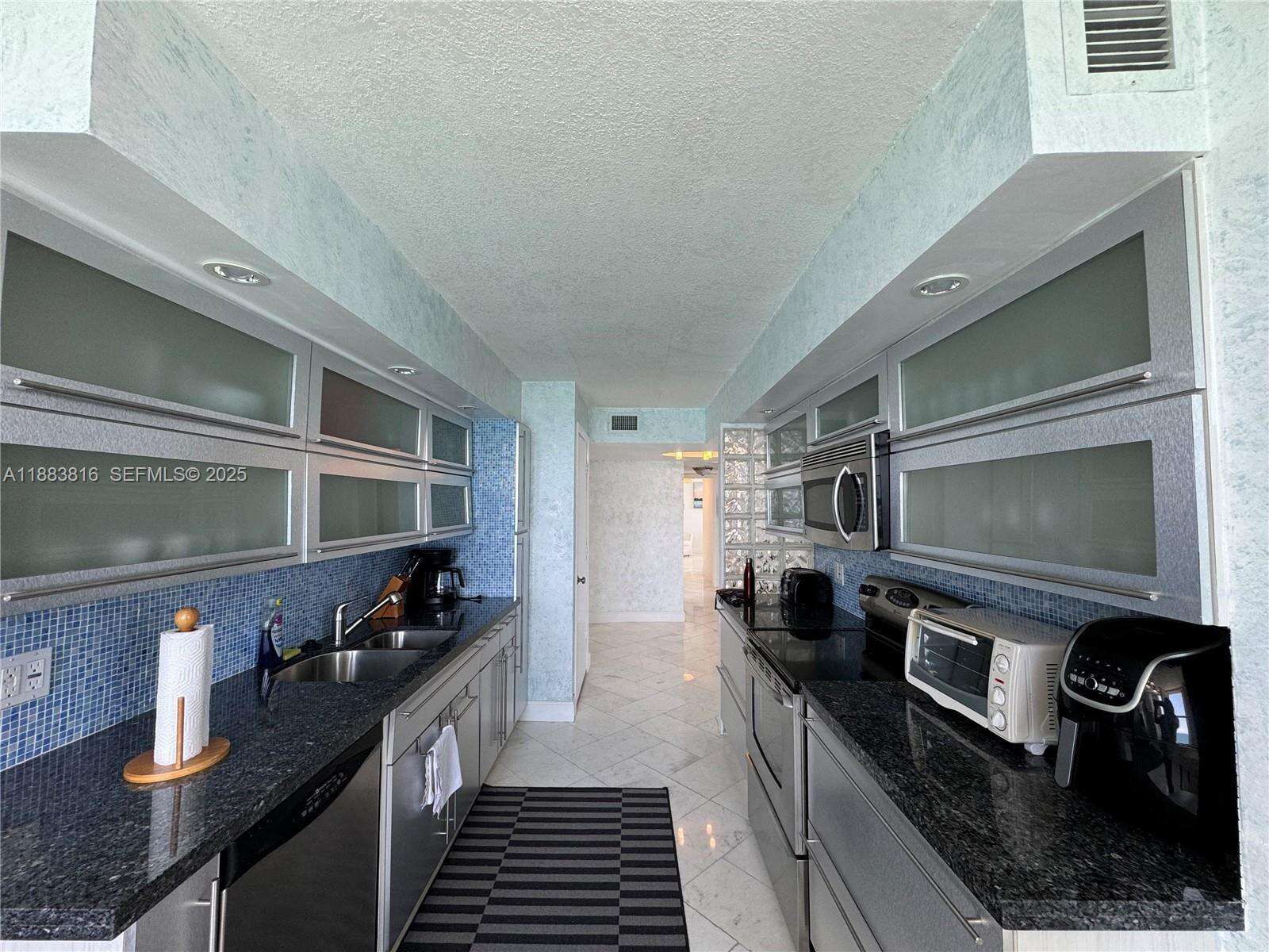 Aquarius at 2751 Ocean Dr, Hollywood, FL 33019 - For Rent photo 18