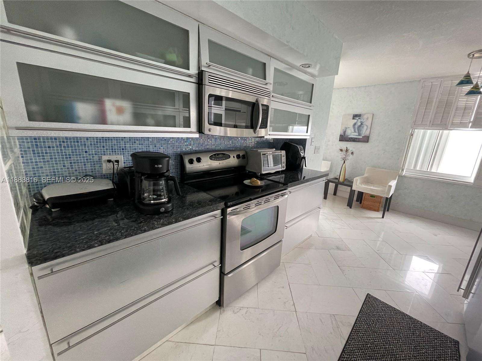 Aquarius at 2751 Ocean Dr, Hollywood, FL 33019 - For Rent photo 22