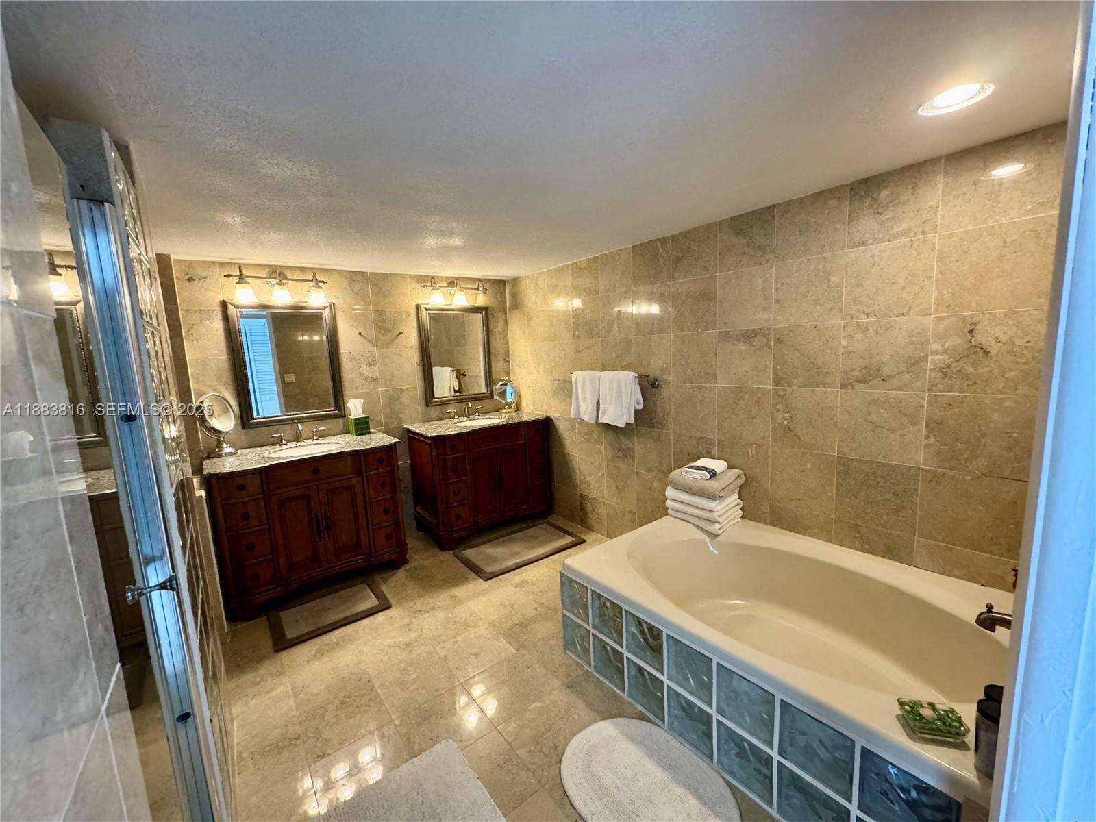 Aquarius at 2751 Ocean Dr, Hollywood, FL 33019 - For Rent photo 32