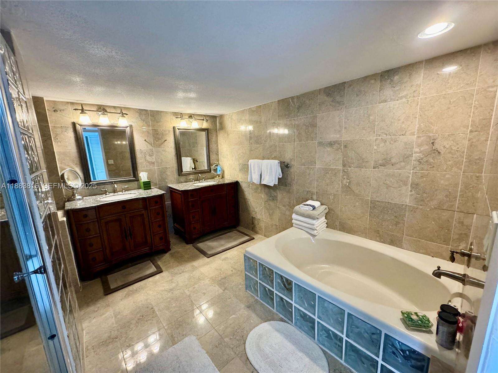 Aquarius at 2751 Ocean Dr, Hollywood, FL 33019 - For Rent photo 34