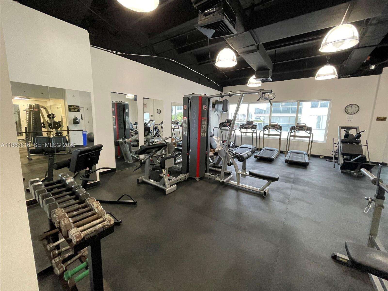 Aquarius at 2751 Ocean Dr, Hollywood, FL 33019 - For Rent photo 57