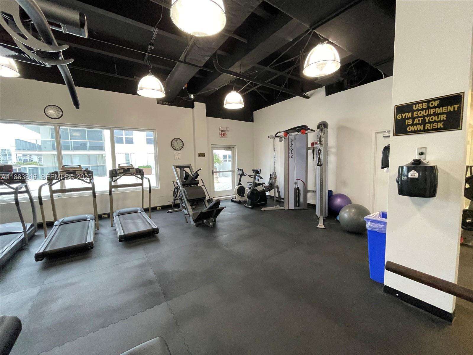 Aquarius at 2751 Ocean Dr, Hollywood, FL 33019 - For Rent photo 58