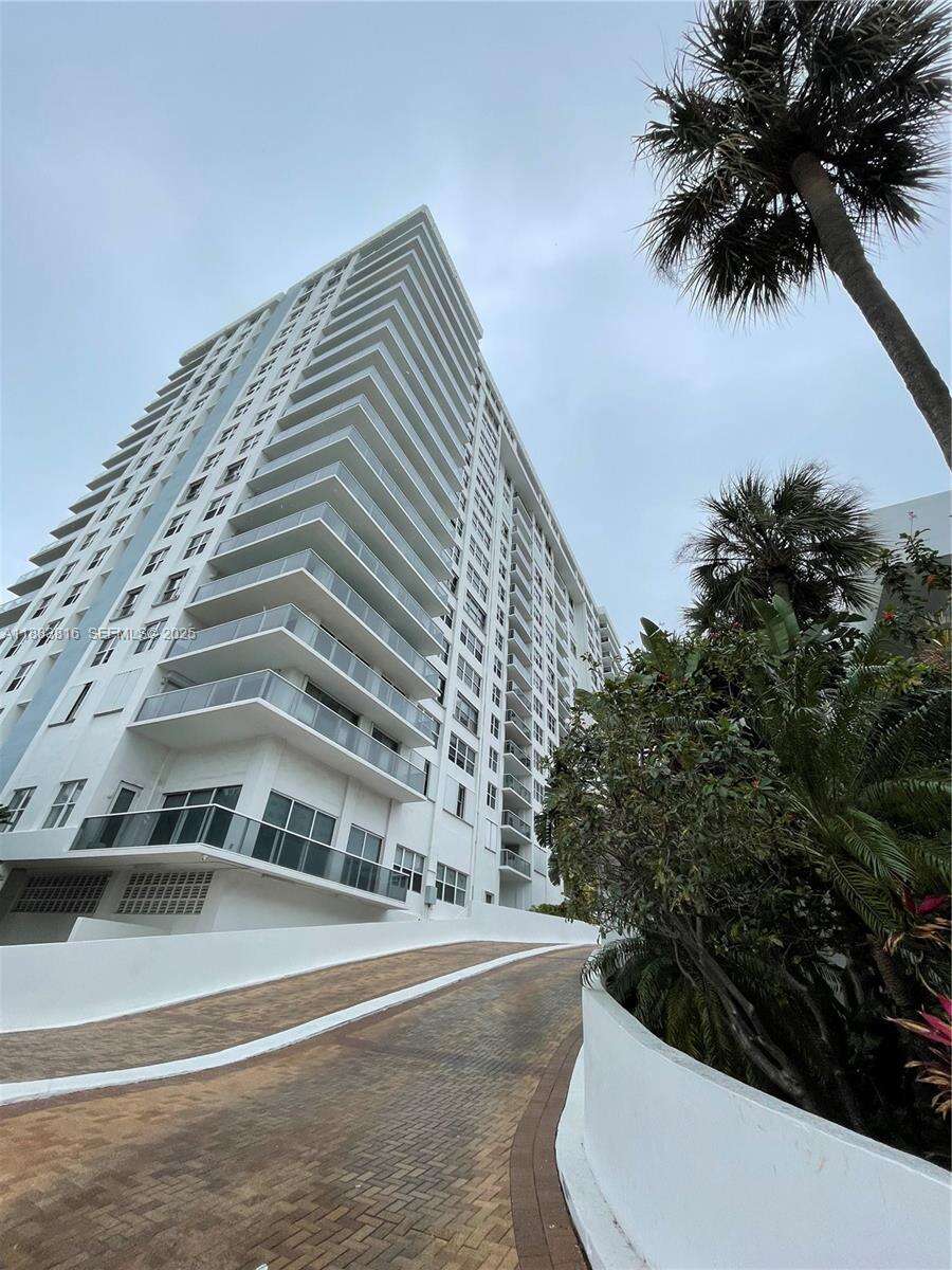 Aquarius at 2751 Ocean Dr, Hollywood, FL 33019 - For Rent photo 69
