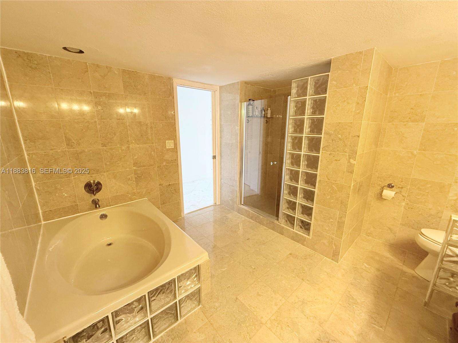 Aquarius at 2751 Ocean Dr, Hollywood, FL 33019 - For Rent photo 76