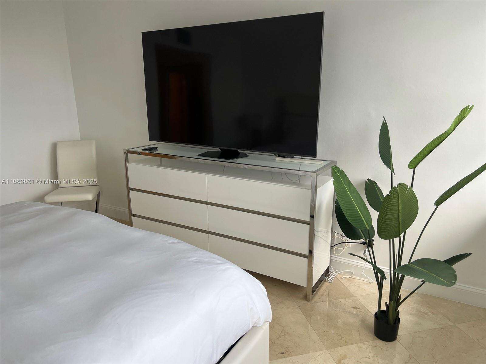 Decoplage at 100 Lincoln Rd, Miami Beach, FL 33139 - For Rent photo 20