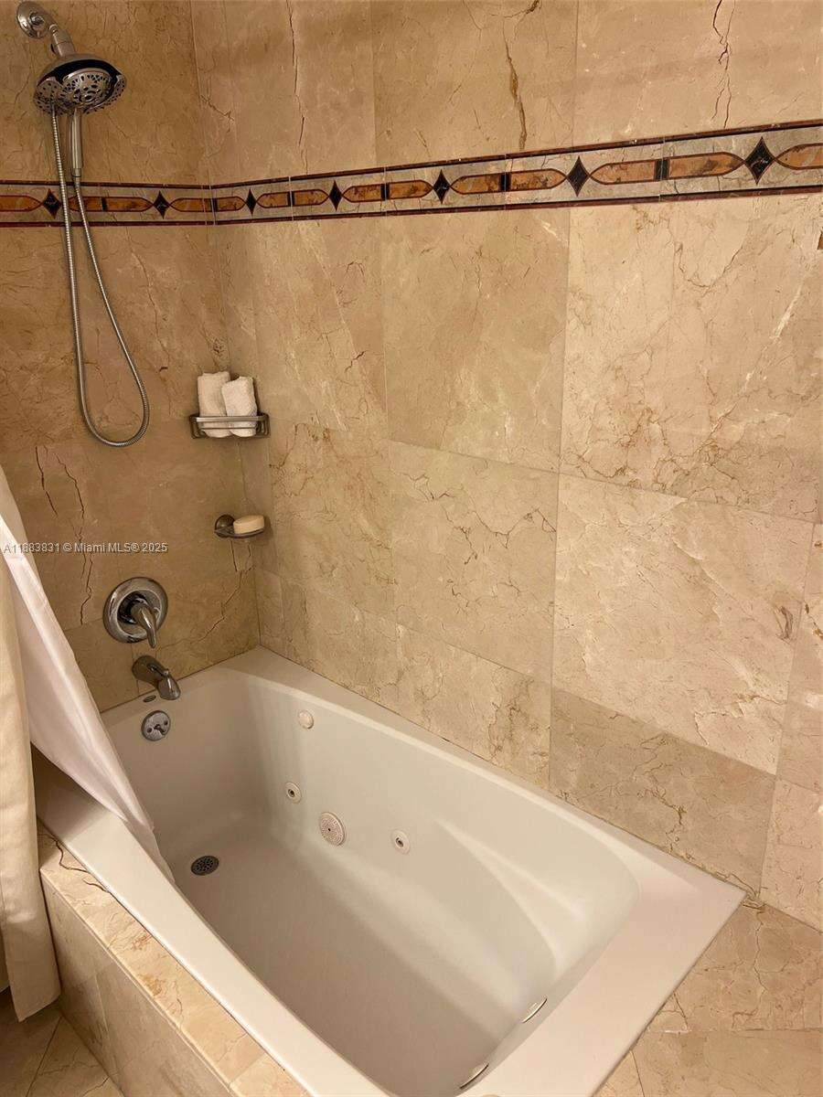 Decoplage at 100 Lincoln Rd, Miami Beach, FL 33139 - For Rent photo 23