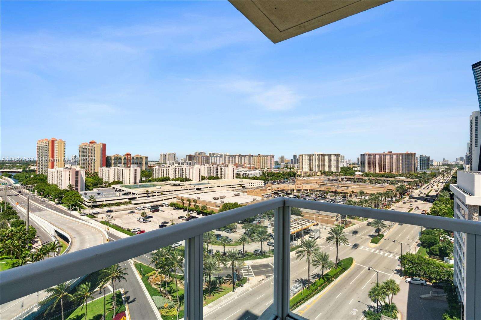 La Perla at 16699 Collins Ave, Sunny Isles Beach, FL 33160 - For Rent photo 2