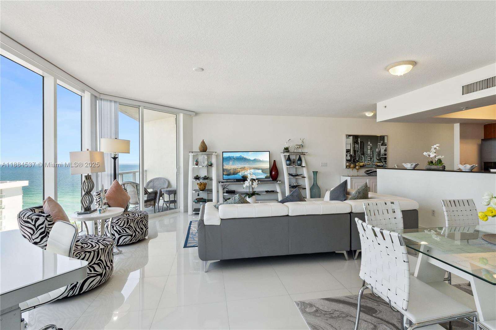 La Perla at 16699 Collins Ave, Sunny Isles Beach, FL 33160 - For Rent photo 4