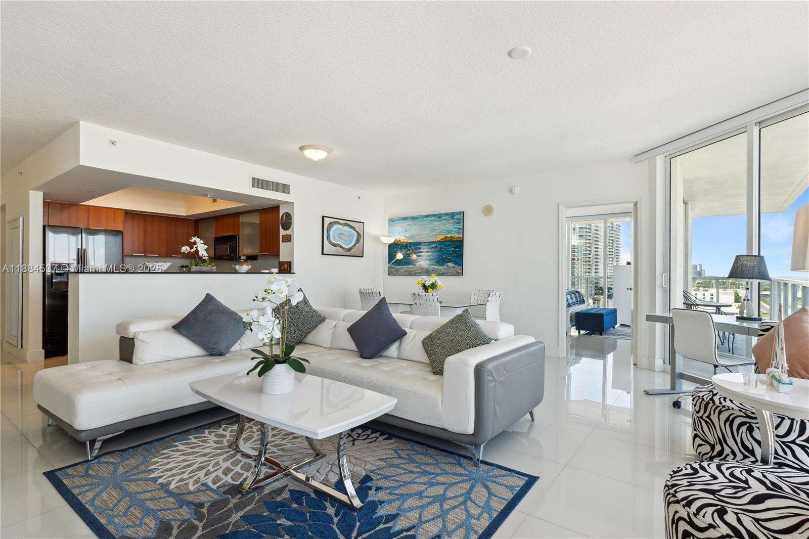 La Perla at 16699 Collins Ave, Sunny Isles Beach, FL 33160 - For Rent photo 6