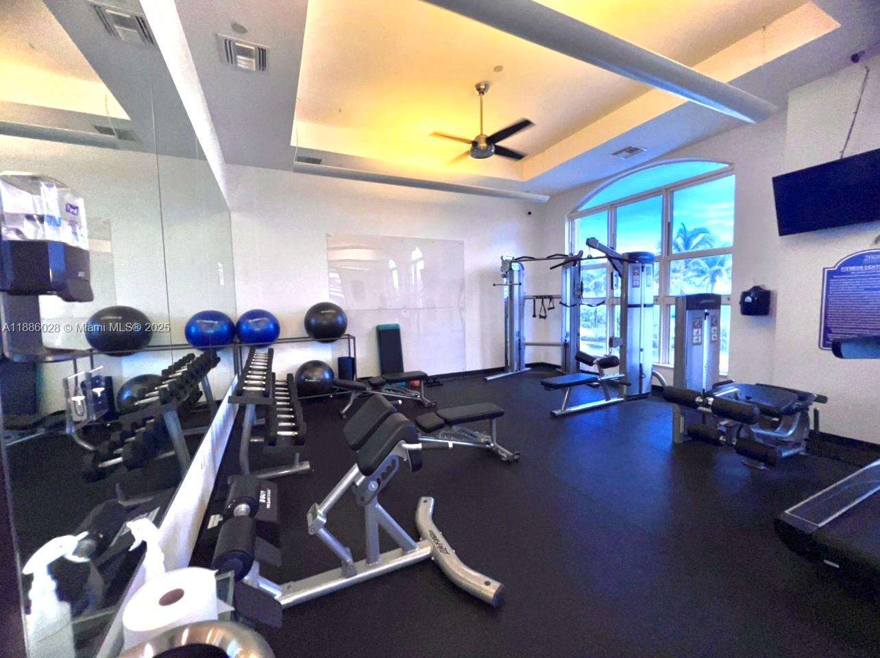 2080 Ocean Dr, Hallandale Beach, FL 33009 - For Rent photo 13